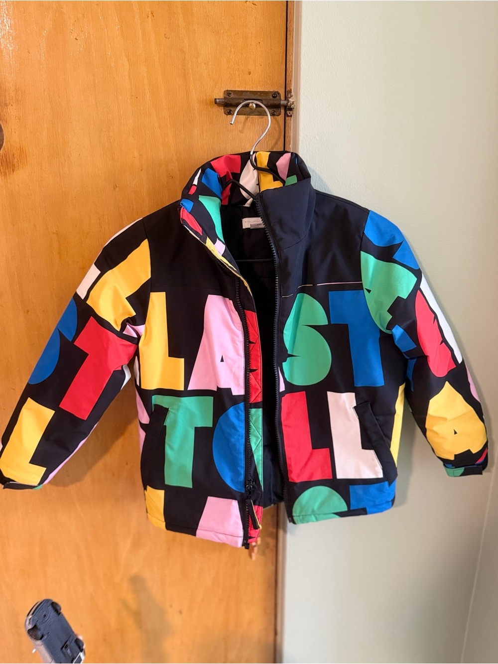 Stella McCartney Kids Multicolor Letter-Print Puffer Jacket